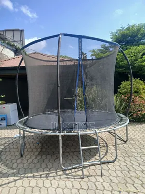 Photo - Trampoline