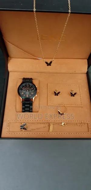 Photo - 6pcs Luxury Watch Set Women Ring Neckale Earrings Rhinestone