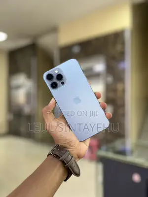 Photo - Apple iPhone 13 Pro Max 128 GB Blue