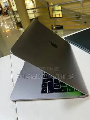 New Laptop Apple MacBook Pro 2019 8GB Intel Core I5 SSD 128GB