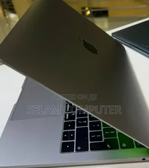 New Laptop Apple MacBook Pro 2019 8GB Intel Core I5 SSD 128GB