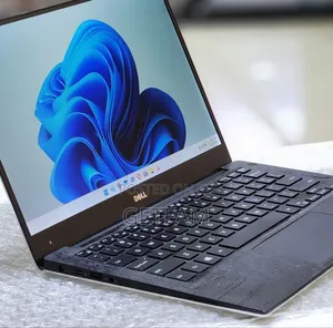 New Laptop Dell XPS 15 8GB Intel Core I7 SSD 256GB