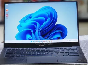 New Laptop Dell XPS 15 8GB Intel Core I7 SSD 256GB