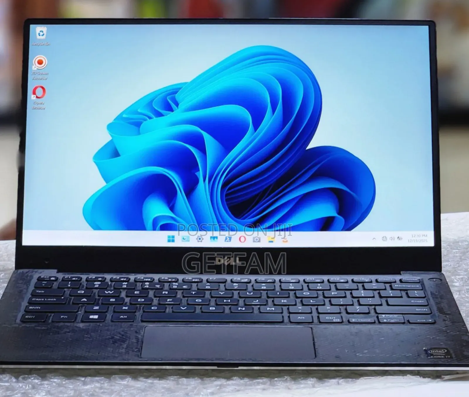 New Laptop Dell XPS 15 8GB Intel Core I7 SSD 256GB