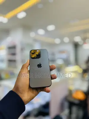 Photo - Apple iPhone 16 Pro 128 GB Black