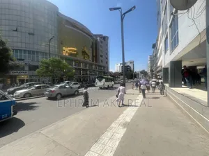 Photo - የንግድ ሱቅ በመገናኛ እና ካዛንቺስ