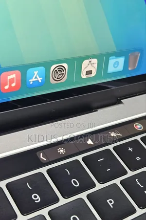 New Laptop Apple MacBook Pro 2019 8GB Intel Core I5 SSD 128GB