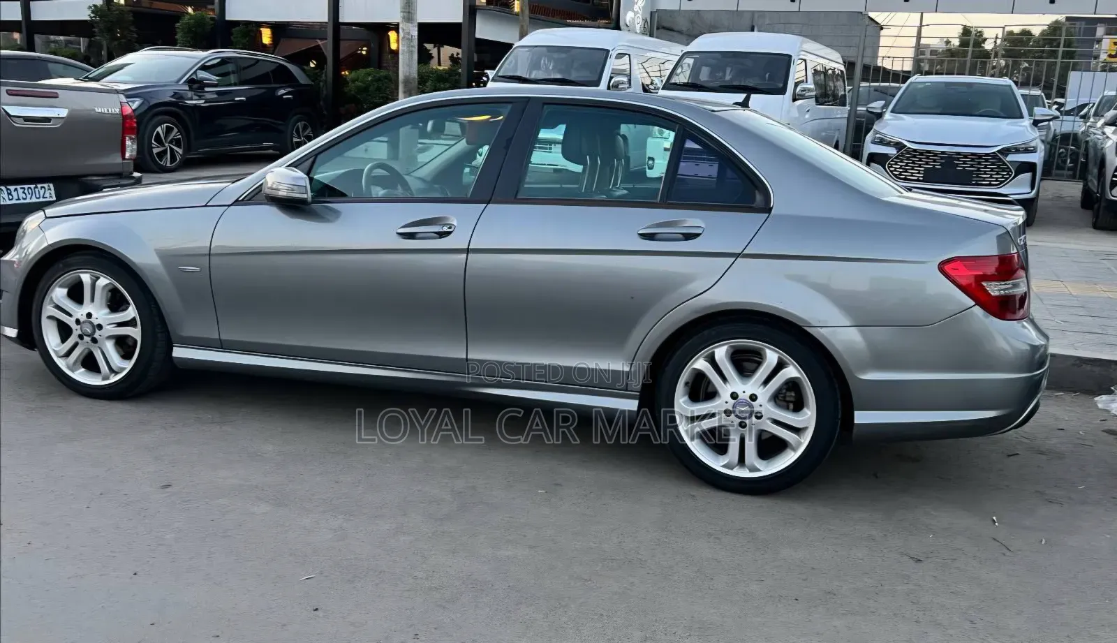 Mercedes-Benz C200 2012 Gray