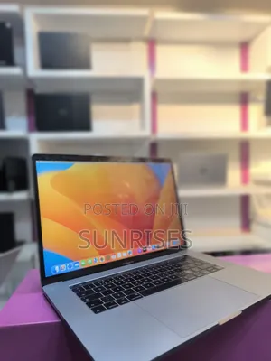 New Laptop Apple MacBook Pro 2017 16GB Intel Core I7 SSD 512GB