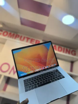 New Laptop Apple MacBook Pro 2017 16GB Intel Core I7 SSD 512GB