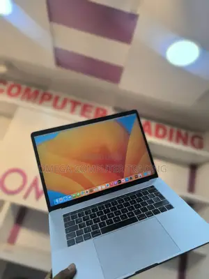 New Laptop Apple MacBook Pro 2017 16GB Intel Core I7 SSD 512GB