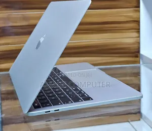 New Laptop Apple MacBook Air 2019 8GB Intel Core I5 SSD 128GB