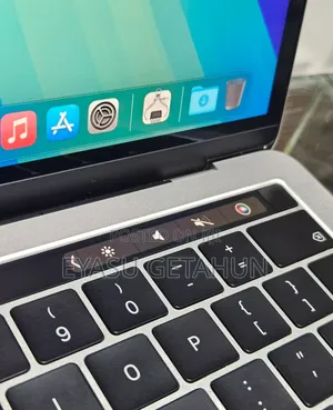 New Laptop Apple MacBook Pro 2019 8GB Intel Core I5 SSD 128GB