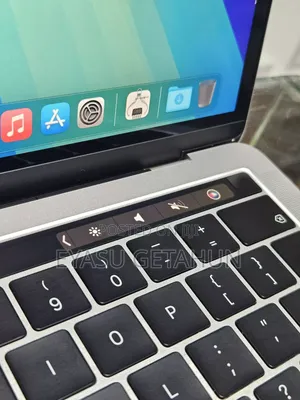 New Laptop Apple MacBook Pro 2019 8GB Intel Core I5 SSD 128GB