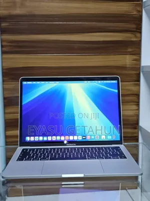 New Laptop Apple MacBook Pro 2019 8GB Intel Core I5 SSD 128GB