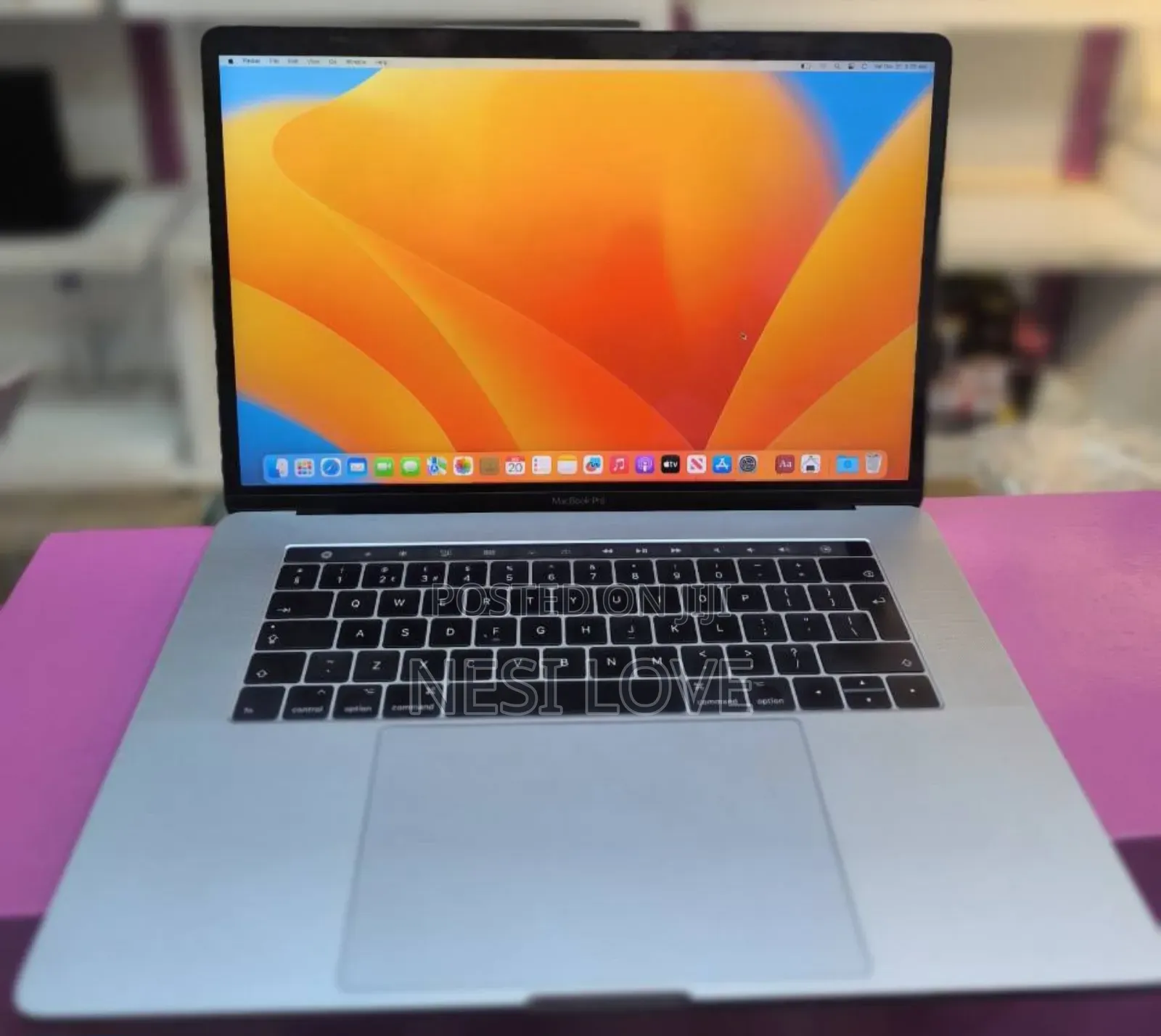 New Laptop Apple MacBook Pro 2017 16GB Intel Core I7 SSD 512GB