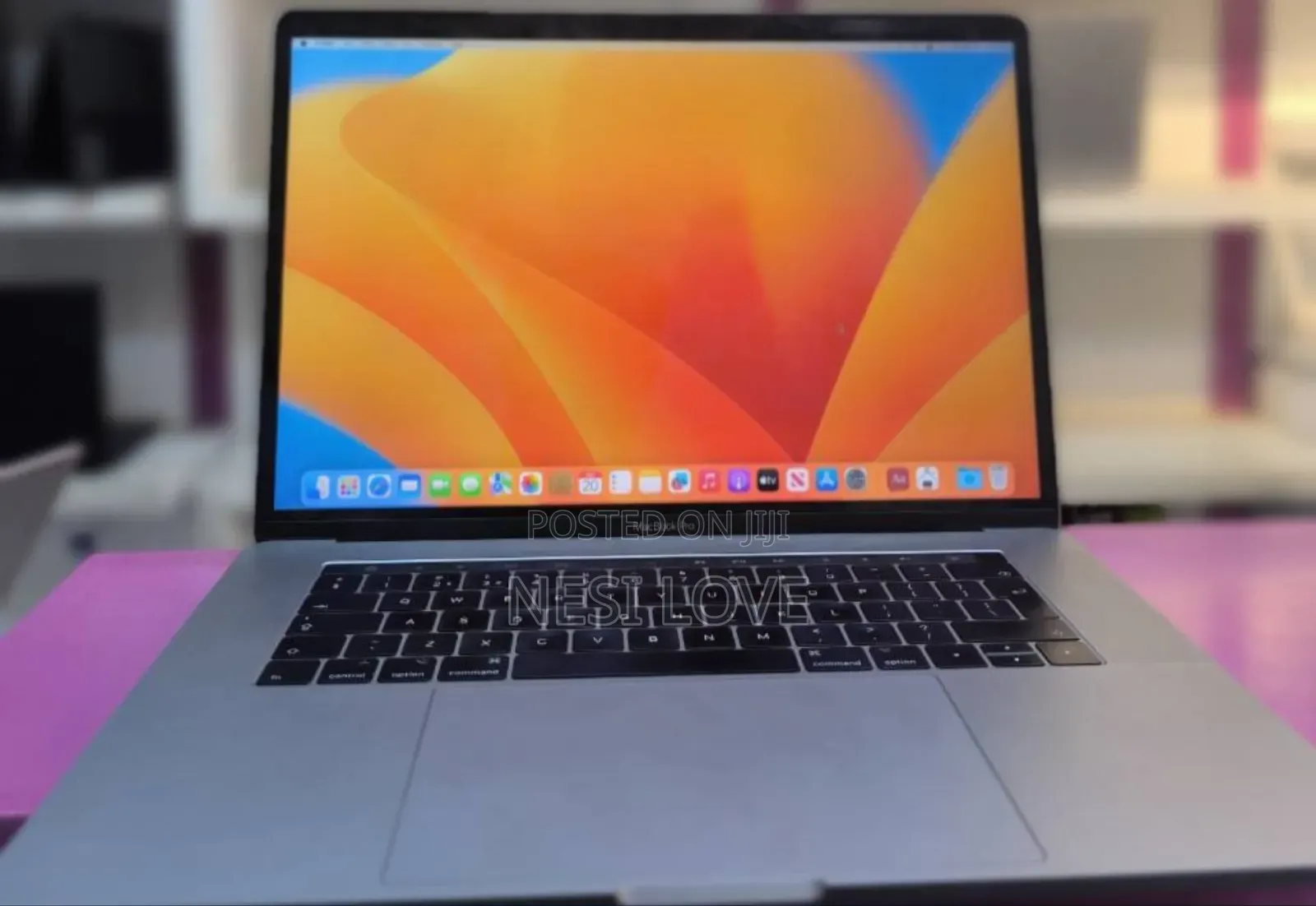 New Laptop Apple MacBook Pro 2017 16GB Intel Core I7 SSD 512GB