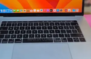 Photo - New Laptop Apple MacBook Pro 2017 16GB Intel Core I7 SSD 512GB
