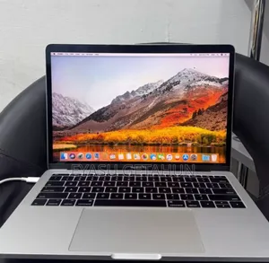 Photo - New Laptop Apple MacBook Pro 2017 8GB Intel Core I5 SSD 128GB