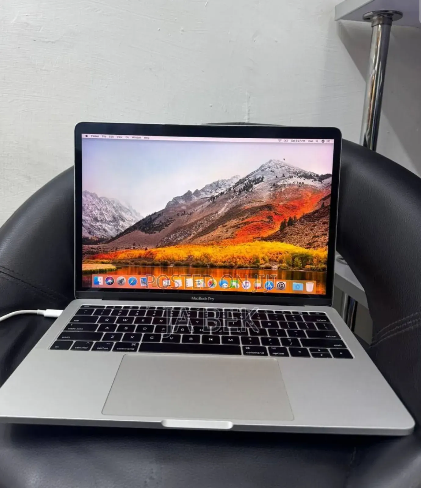 New Laptop Apple MacBook Pro 2017 8GB Intel Core I5 SSD 128GB