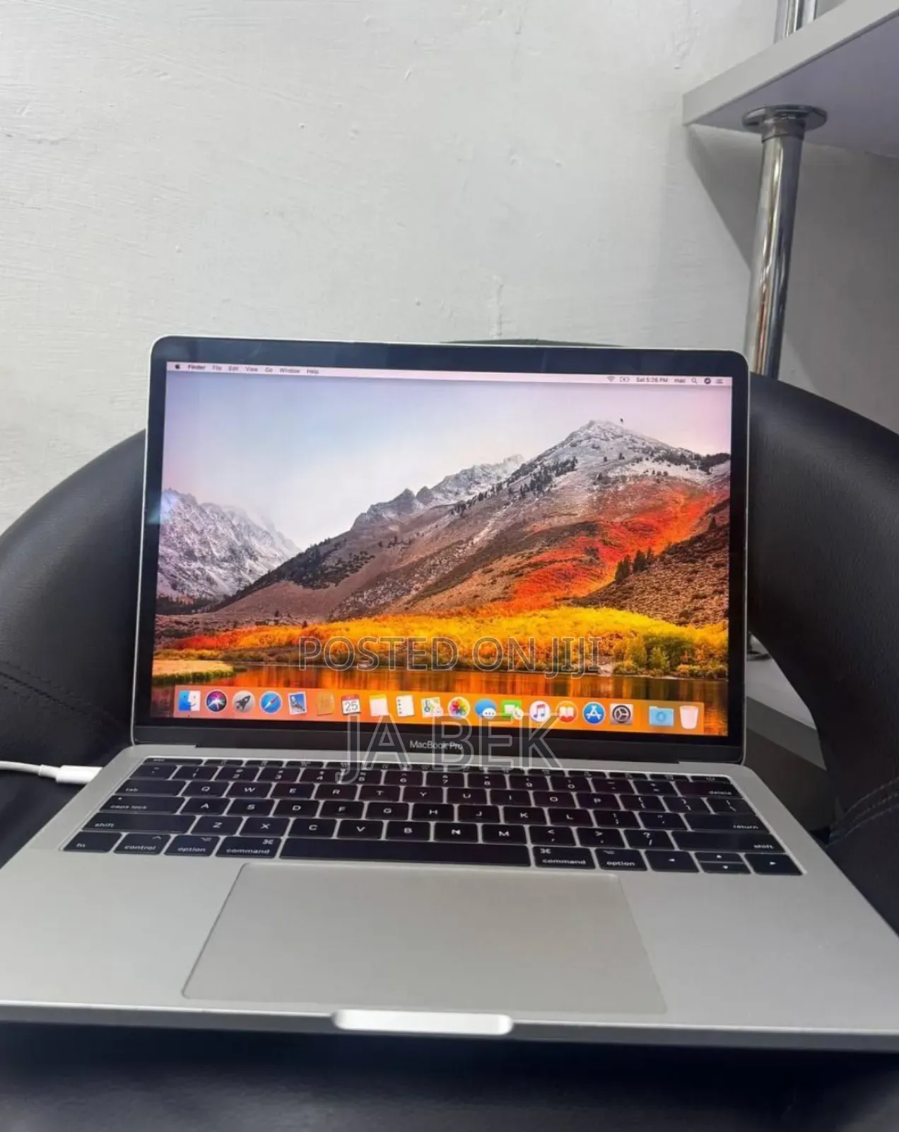 New Laptop Apple MacBook Pro 2017 8GB Intel Core I5 SSD 128GB