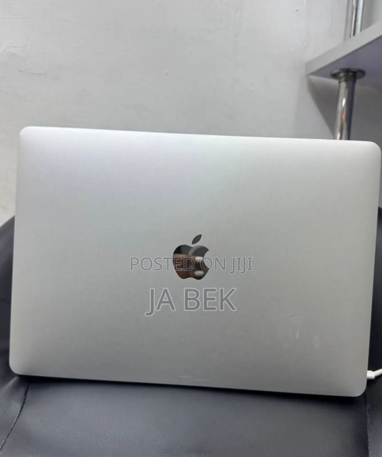 New Laptop Apple MacBook Pro 2017 8GB Intel Core I5 SSD 128GB