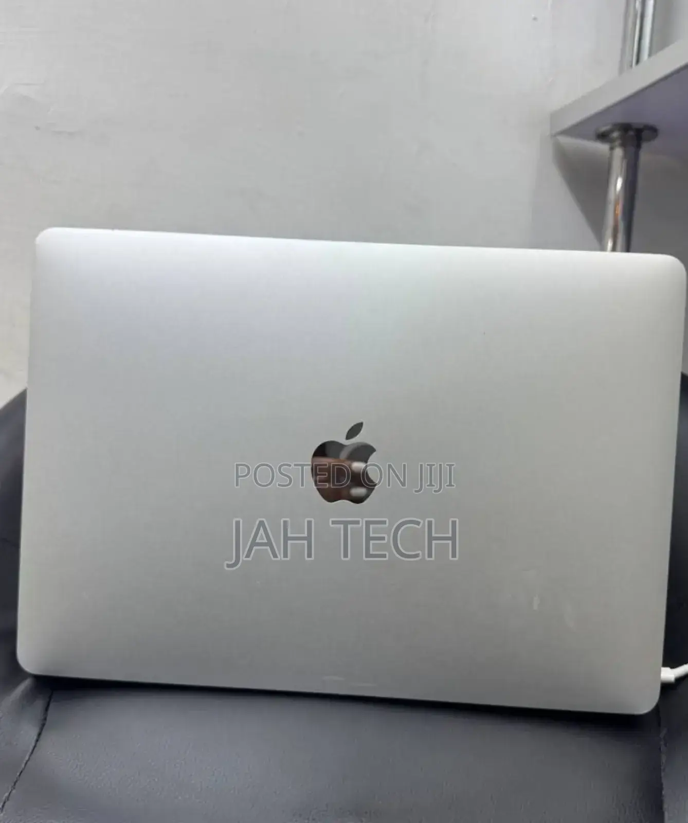 New Laptop Apple MacBook Pro 2017 8GB Intel Core I5 SSD 128GB