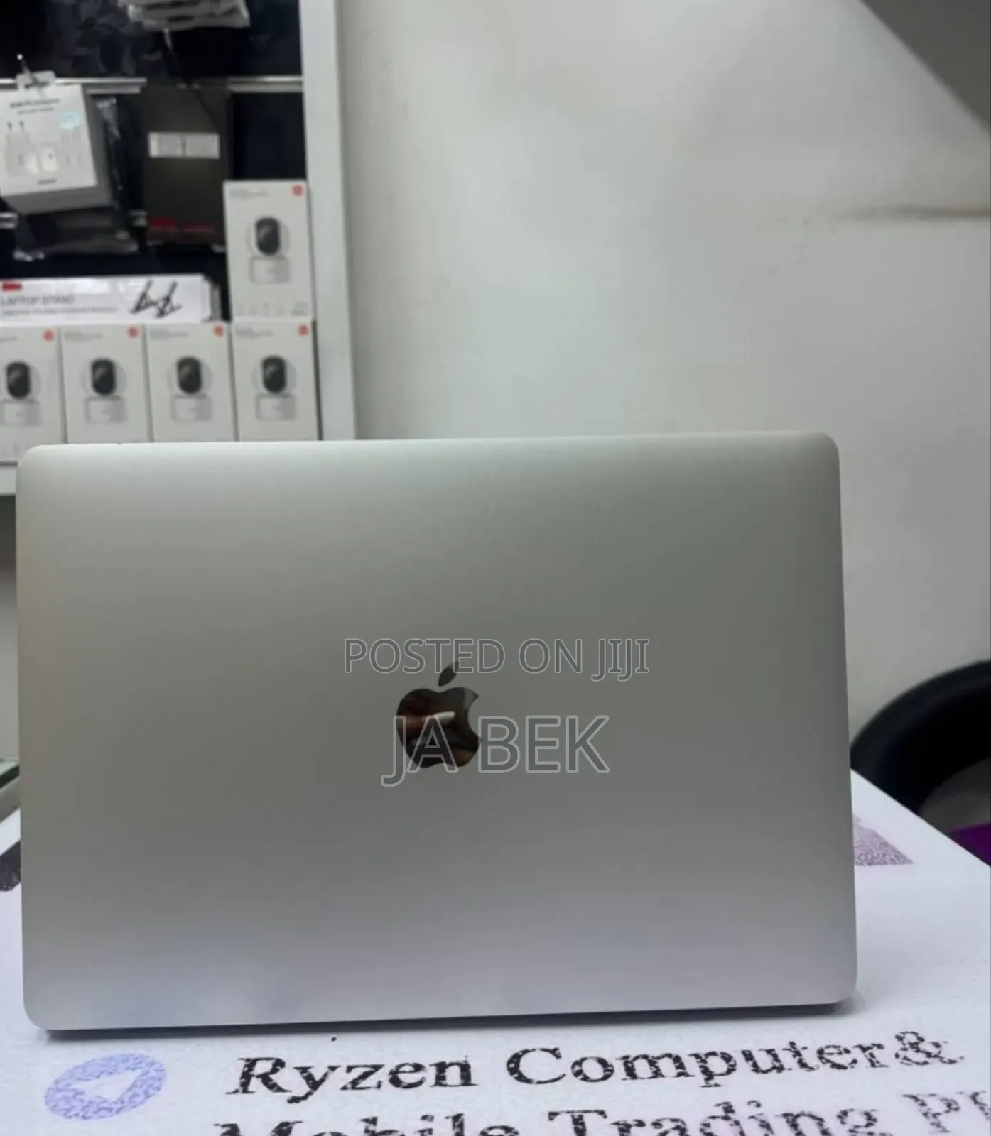 New Laptop Apple MacBook Pro 2017 8GB Intel Core I5 SSD 128GB