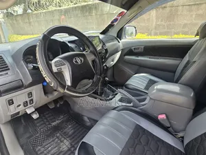 Toyota Hilux 2010 Black