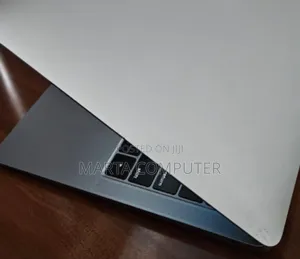 New Laptop Apple MacBook Air 2019 8GB Intel Core I5 SSD 128GB