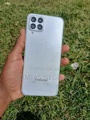 Photo - Samsung Galaxy M33 5G 128 GB White