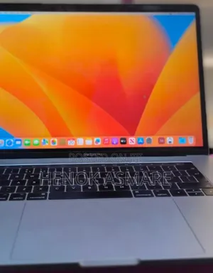 New Laptop Apple MacBook Pro 2017 16GB Intel Core I7 SSD 512GB