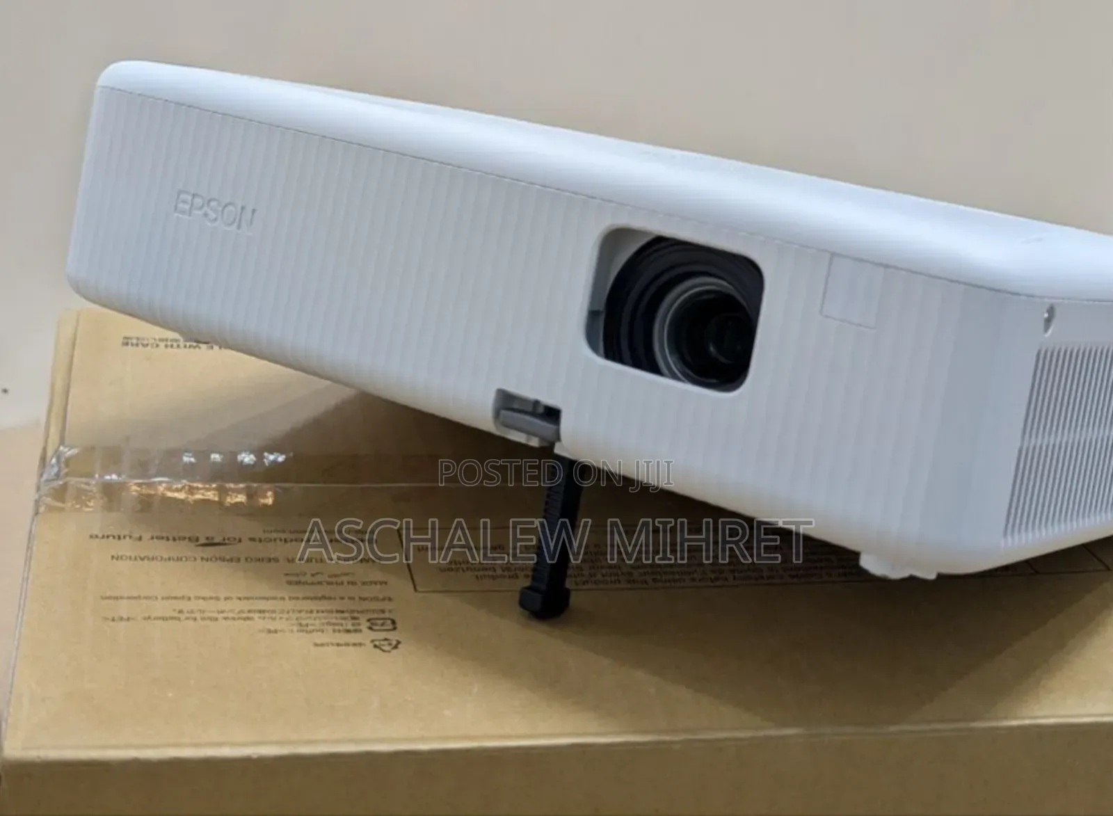 Brand New Epson Projector Co-W01 With Cartoon With Best Image Quality