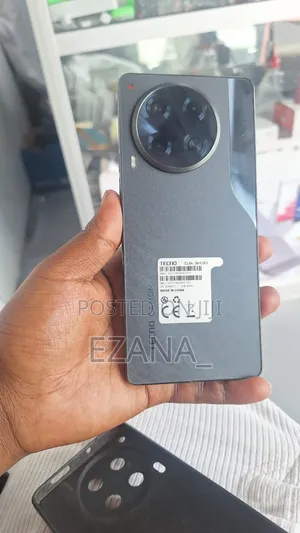 Photo - Tecno Camon 30 256 GB Gray