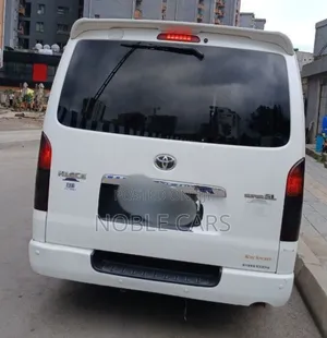 Toyota HiAce 2010 White