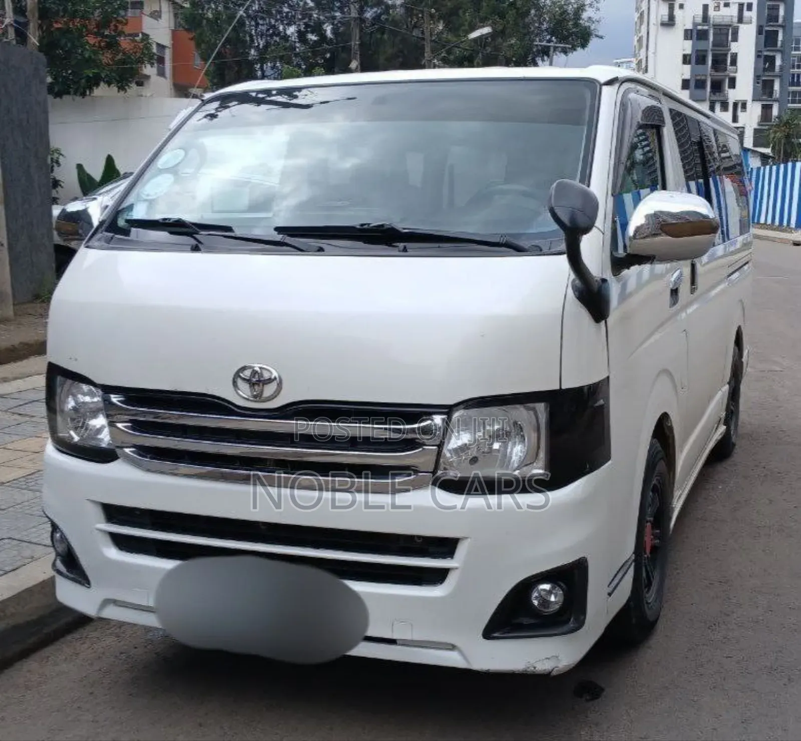 Toyota HiAce 2010 White