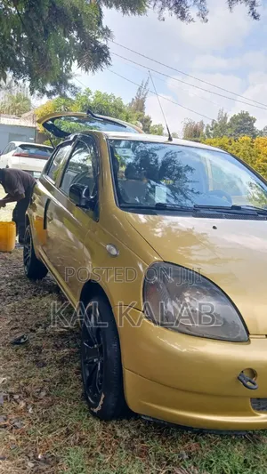 Toyota Vitz 1999 Gold