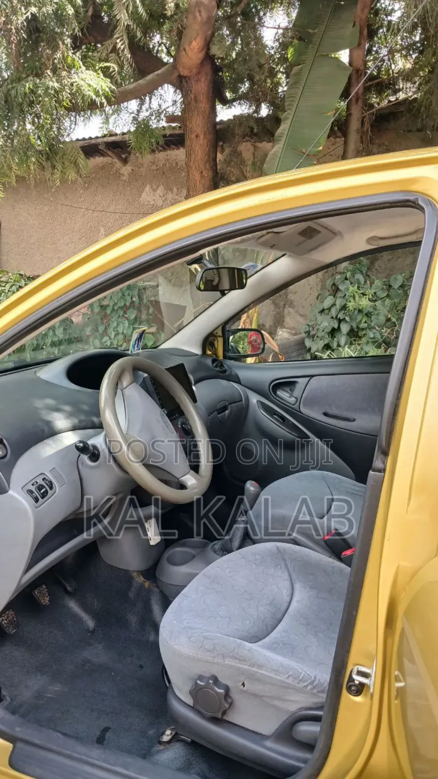 Toyota Vitz 1999 Gold