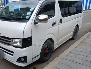 Toyota HiAce 2010 White