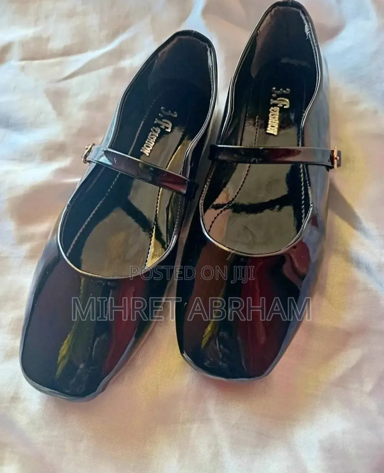 Lady's Flat Shoes