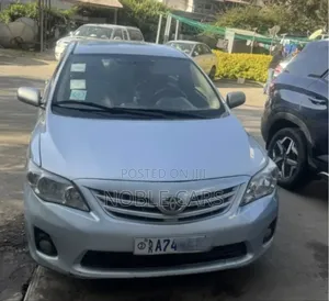 Toyota Corolla 2013 Silver