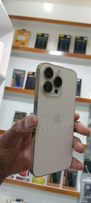 Photo - Apple iPhone 13 Pro 128 GB White