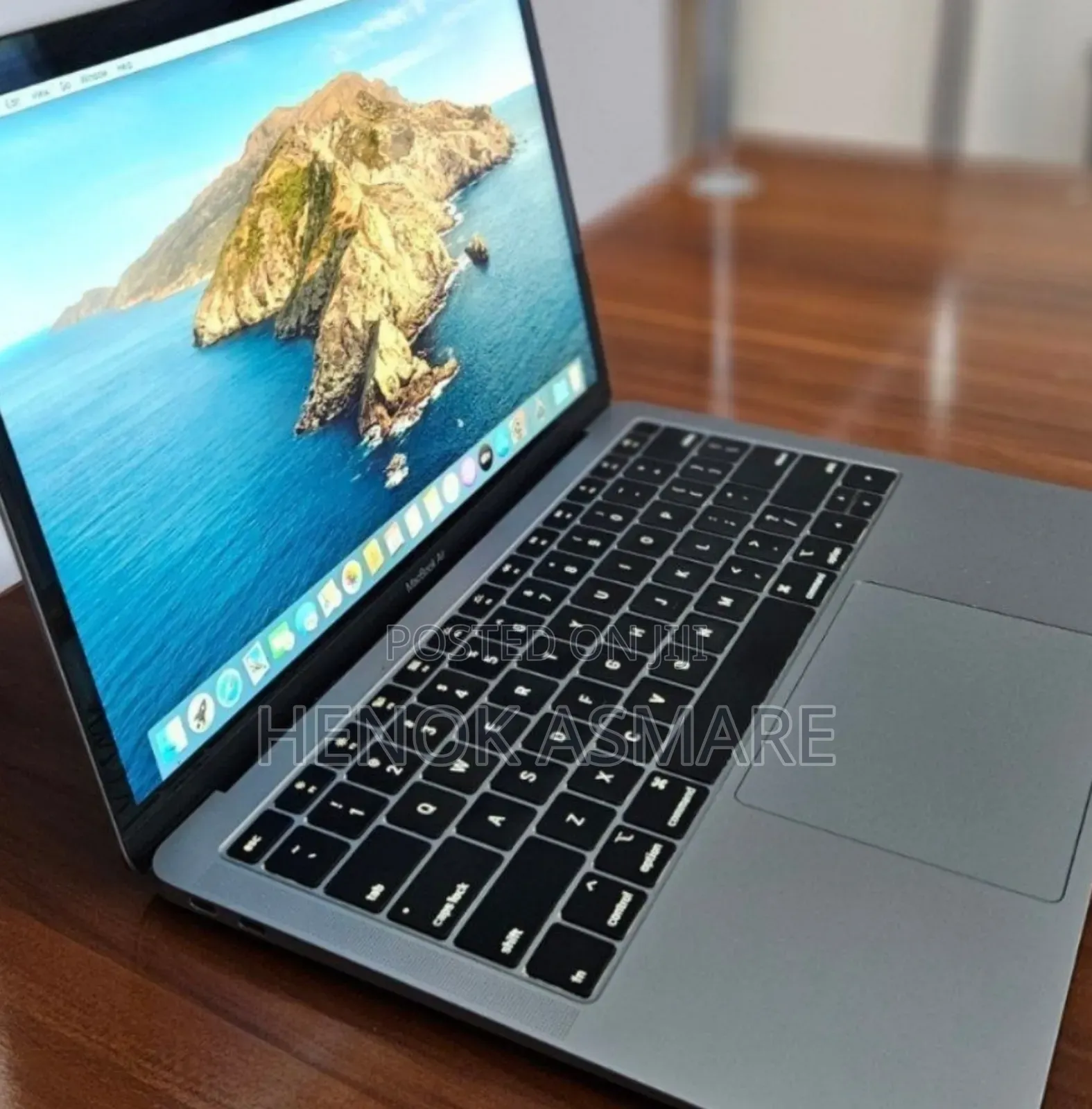 New Laptop Apple MacBook Pro 2019 8GB Intel Core I5 SSD 128GB