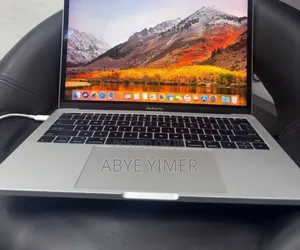 New Laptop Apple MacBook Pro 2017 8GB Intel Core I5 SSD 128GB