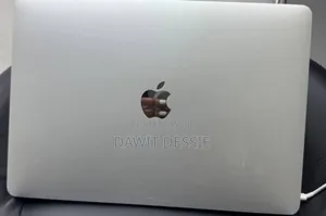 New Laptop Apple MacBook Pro 2017 8GB Intel Core I5 SSD 128GB