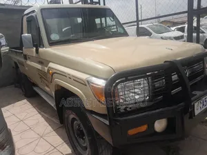 Toyota Hilux 2012 Ivory
