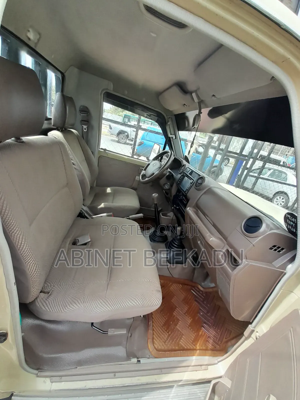 Toyota Hilux 2012 Ivory