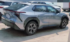 Photo - Toyota bZ4X 2023 Gray