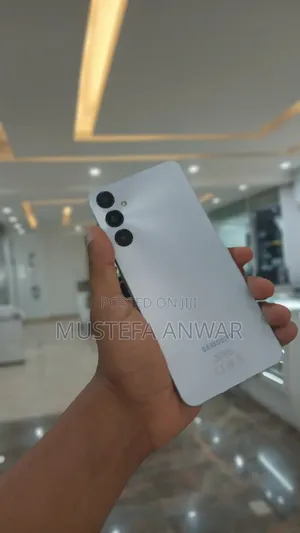 Photo - New Samsung Galaxy A05s 64 GB White