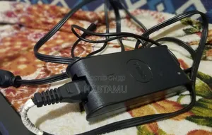 Photo - Laptop Dell Latitude 3310 4GB Intel Celeron SSD 256GB